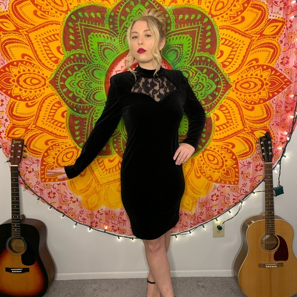 Vintage 1980’s black velvet dress - Picture 3 of 8